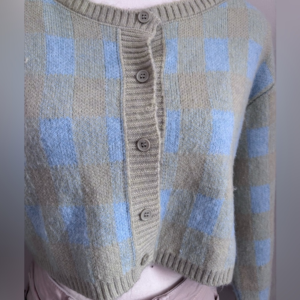 OAK + FORT Women's Long Sleeve Cardigan Sweater - Green, blue Plaid, Cropped - Picture 8 of 9